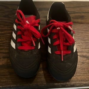 Kids cleats